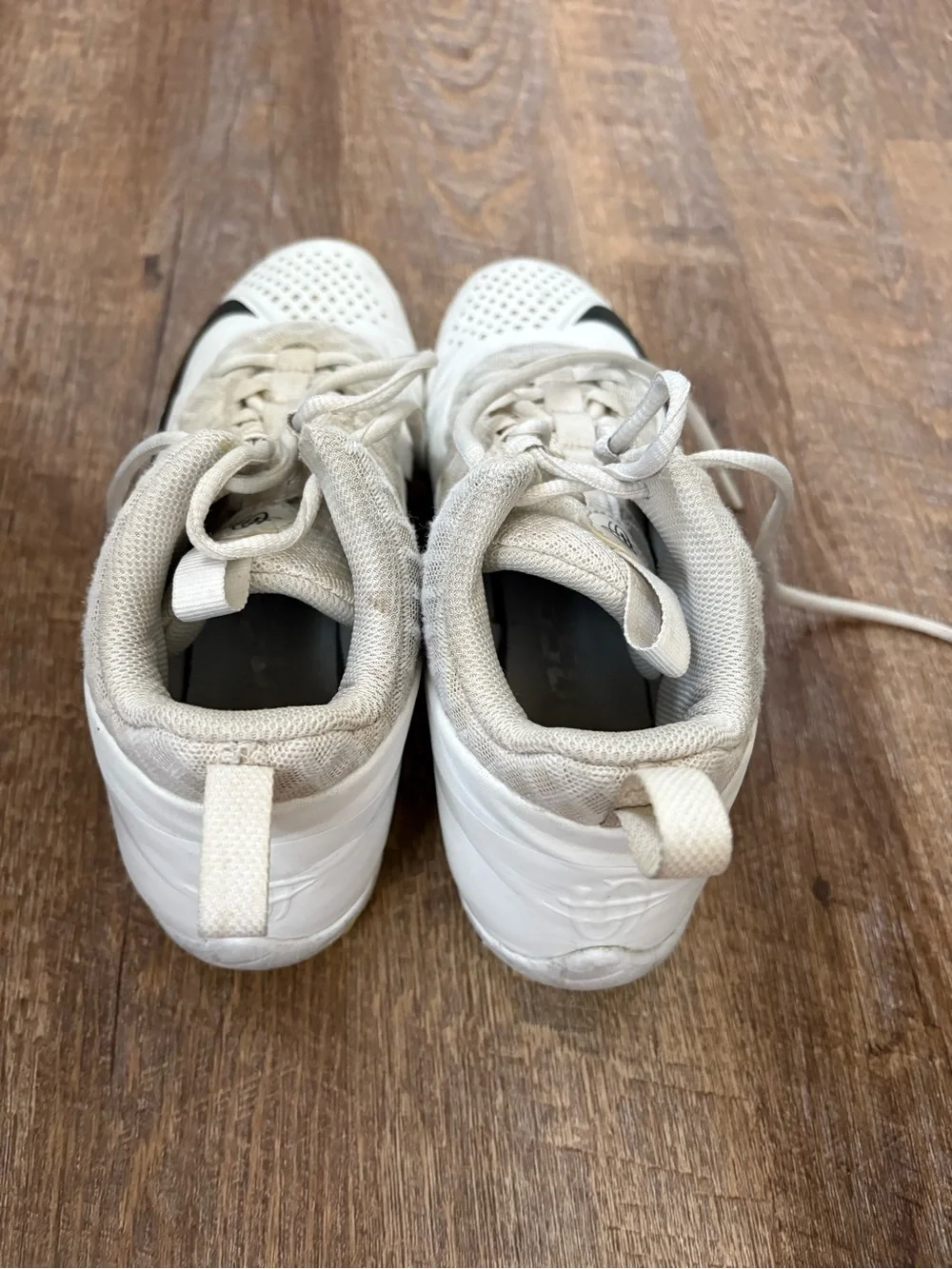 Nike Kids White and Black Athletic Cleats (no metal points)